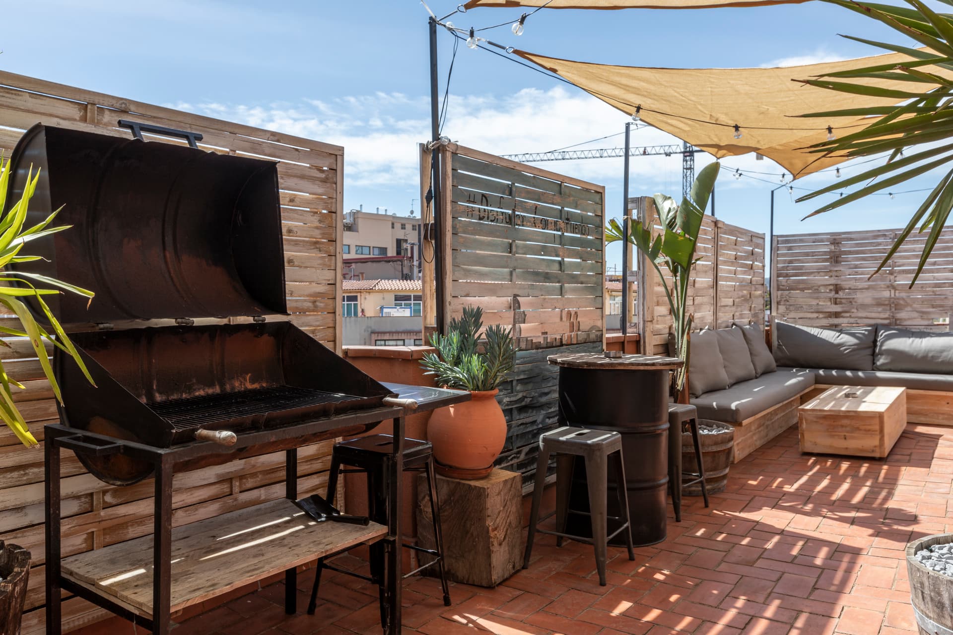 Terraza con barbacoa en espectacular loft